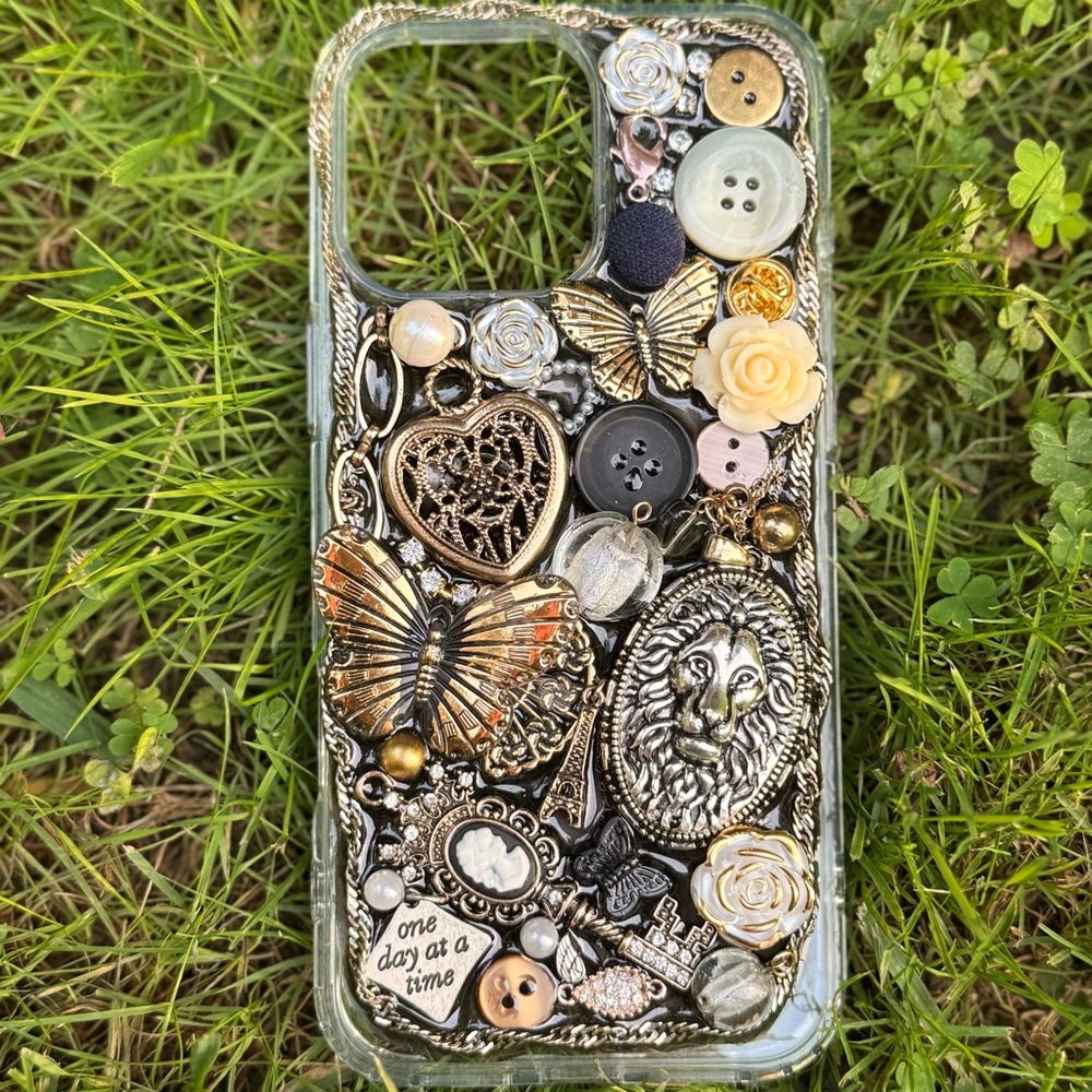 Handmade iPhone 16 Pro Resin Phone Case – Vintage Charm Collection